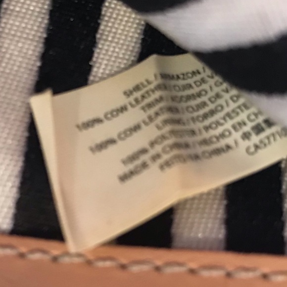 Kate Spade Black Pebbled Leather Southport Avenue Mandy Wristlet Wallet - Picture 7 of 13